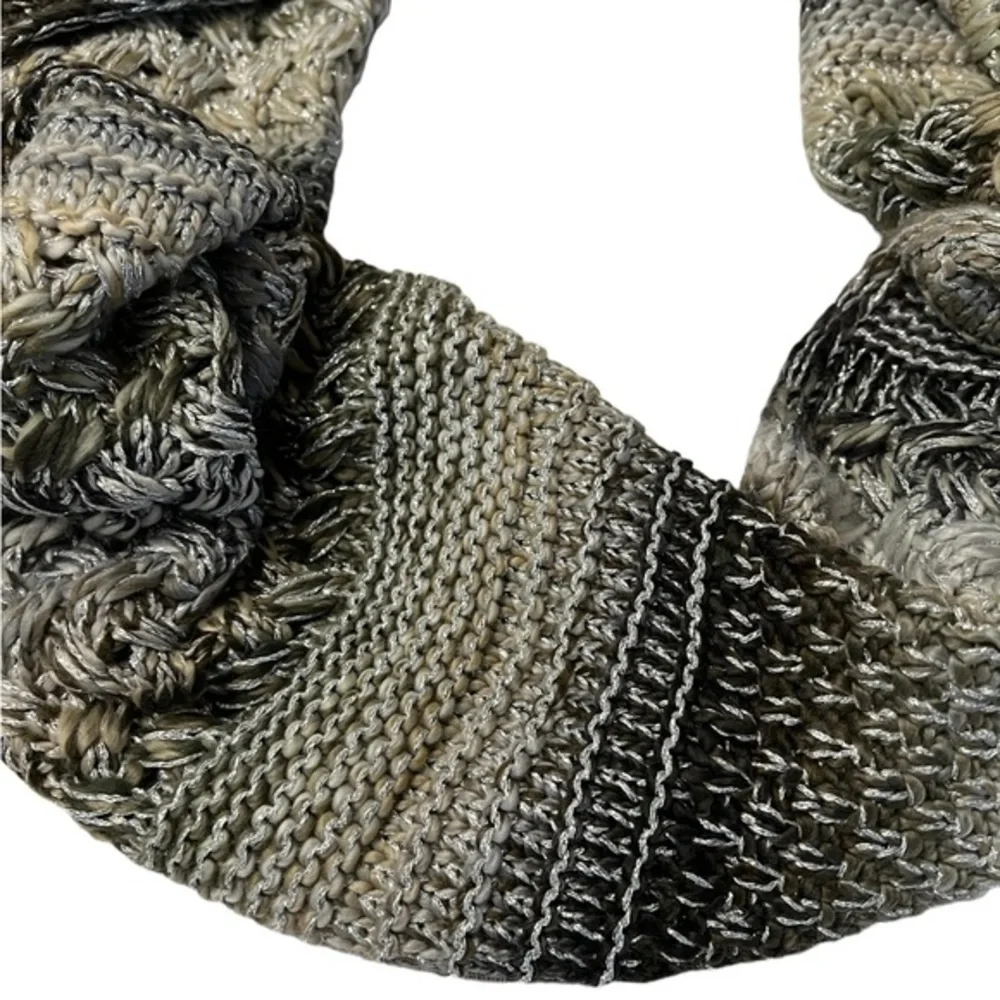 🎁 NWT Echo neutral & silver metallic textured infinity scarf, tan gray black